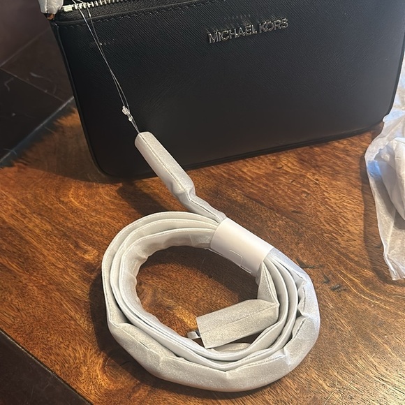 Michael Kors black small messenger/crossbody bag NWTs - Picture 6 of 10